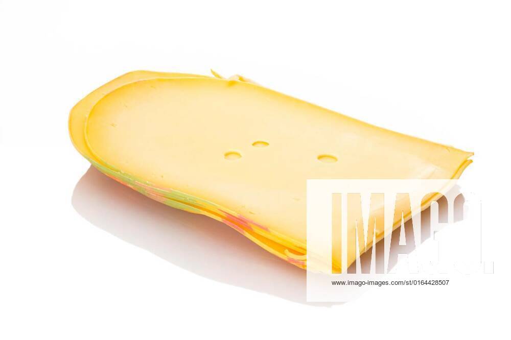 Slices of gouda cheese, Slices of gouda cheese white isolated, Slices of gouda cheese white isolated, 05.04.2020,