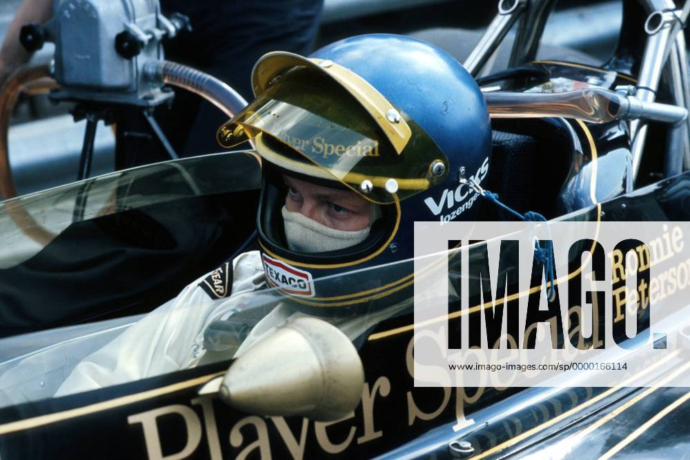 Ronnie Peterson (Schweden Lotus) im Cockpit seines Boliden Motorsport Grand Prix Herren Großer Preis von Spanien 1973, Formel 1 Weltmeisterschaft, F1, F, GP Einzelbild Montjuich