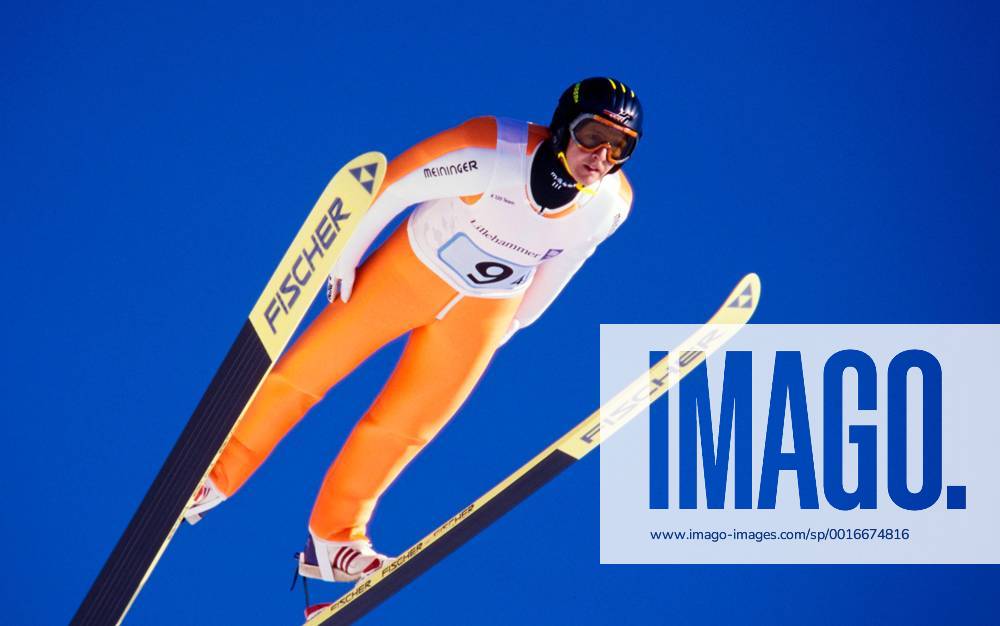 SKISPRINGEN, OLYMPISCHE WINTERSPIELE 1994 IN LILLEHAMMER Jens Weissflog aktion FOTO (C): WEREK Pressebildagentur MODELxRELEASExx