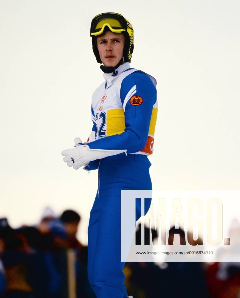Skispringen, Olympische Winterspiele 1988 in Calgary: Jens Weissflog (DDR) FOTO (C): WEREK Pressebildagentur MODELxRELEASExx