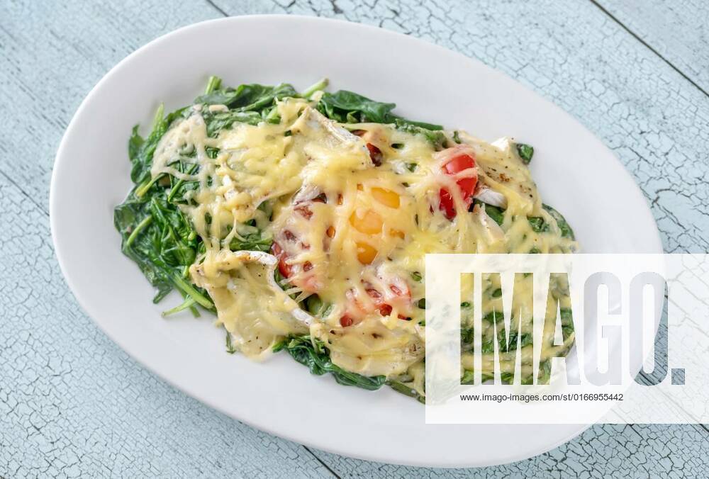 Cheesy baked eggs, Cheesy baked eggs with spinach and tomato, Cheesy baked eggs with spinach and tomato, 29.05.2021,
