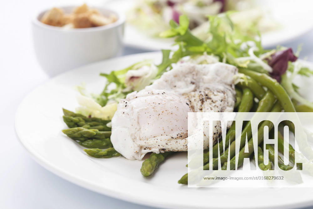 Breakfast with asparagus and egg