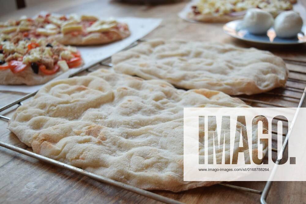 Preparing homemade pizza, white pizza prepared at home, white pizza prepared at home, 08.11.2021,