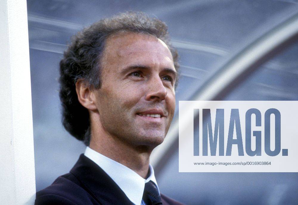 BECKENBAUER Franz Trainer FINALSPIEL Team_Deutschland FIFA Fussball Weltmeisterschaften 1990 in Italien Finalspiel Stadio Olimpico FINALE Deutschland_Argentinien 1_0 in Rom Fussball Trainer Portrait