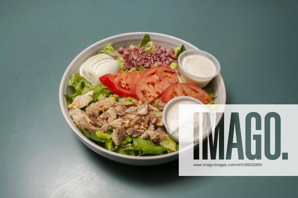 American Cobb Salad, Authentic and traditional American cuisine known as the cobb salad, Authentic and traditional American cuisine known as the cobb salad, 03.04.2022,