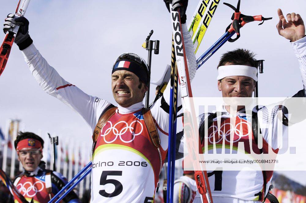 DEFRASNE Vincent FRA Olympiasieger mit FISCHER Sven Biathlon12,5 km Verfolgung der Maenner in Cesana am 18.02.2006 Olympische Winterspiele 2006 in Turin Italien
