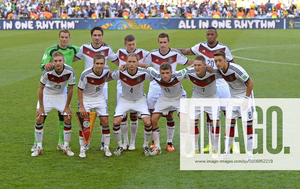 Deutschland Mannschaftsbild, hintere Reihe von links: Torwart Manuel Neuer, Mats Hummels, Toni Kroos, Miroslav Klose und Jerome Boateng. Vordere Reihe von links: Christoph Kramer, Philipp Lahm, Benedikt Höwedes, Thomas Müller, Bastian Schweinsteiger und Mesut Özil