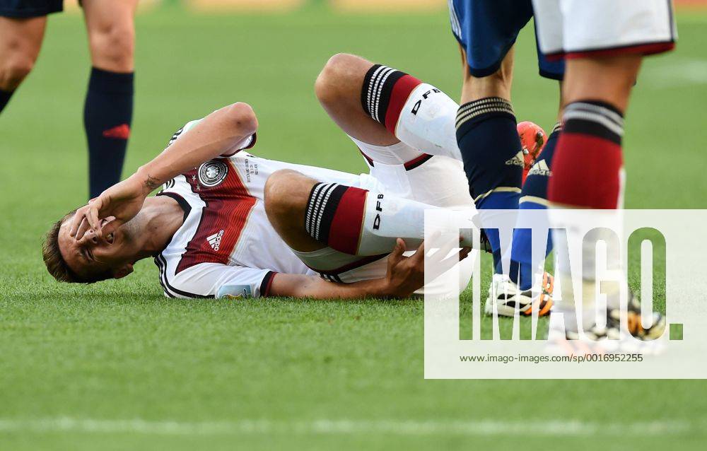 FUSSBALL WM 2014 FINALE Deutschland - Argentinien 13.07.2014 Christoph Kramer (Deutschland) liegt verletzt am Boden