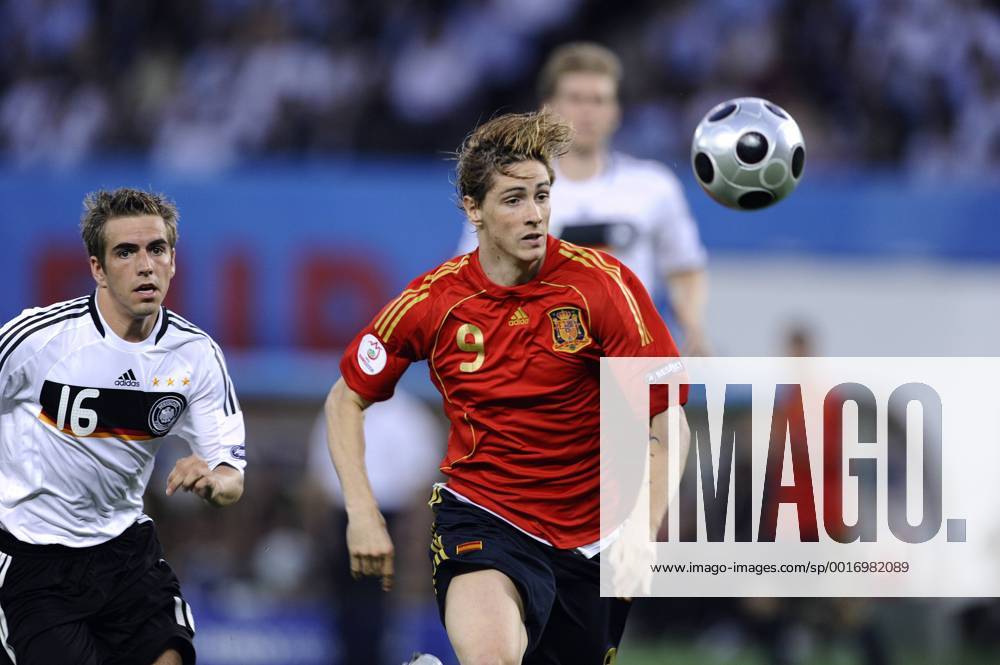 LAHM Philipp Team Deutschland und TORRES Fernando UEFA Fussball Europameisterschaften 2008 in der Schweiz und Oesterreich. Finale in Wien im Ernst Happel Stadion Deutschland-Spanien 0:1