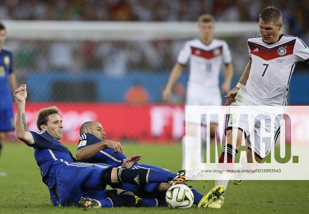 Javier Mascherano - Lucas Biglia - Bastian Schweinsteiger -- WM Finale 2014 - Deutschland - Argentinien - Estadio Maracana (Rio de Janeiro,)