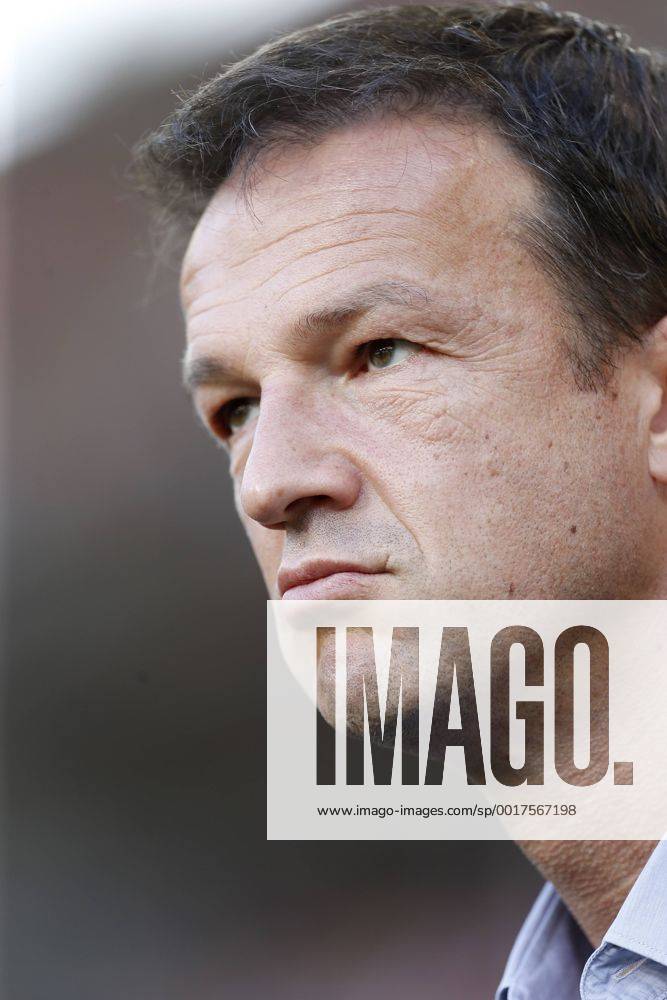 Sportdirektor Fredi Bobic (VfB) . VfB Stuttgart-1899 Hoffenheim . Stuttgart, GER, 20.09.2014, 4. Spieltag Fussball-Bundesliga 2014-2015.