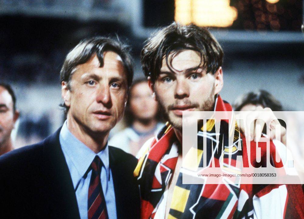 JOHANN CRUYFF (COACH FC BARCELONA) UND ZVONIMIR BOBAN (AC MILAN) - UEFA CHAMPIONS LEAGUE FINALE 1993 1994 -