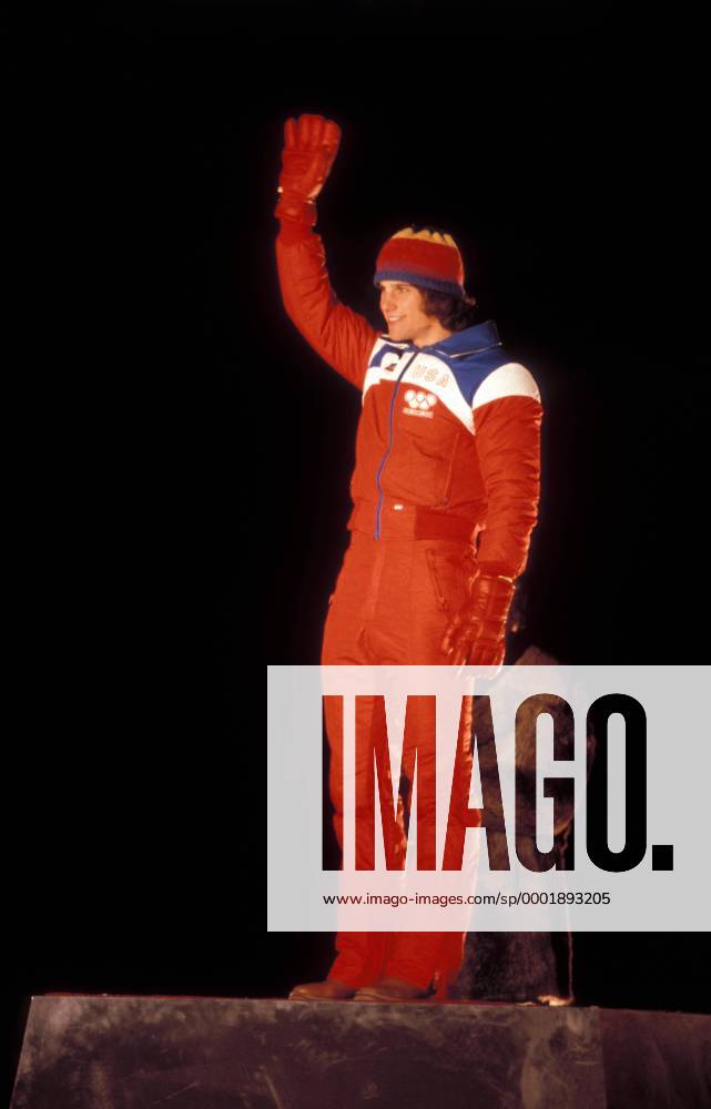Olympiasieger Eric Heiden (USA) während der Siegerehrung Eisschnellauf OS Winter Herren Olympische Spiele 1980, Winterspiele, Vdia Einzelbild Lake Placid Freude,