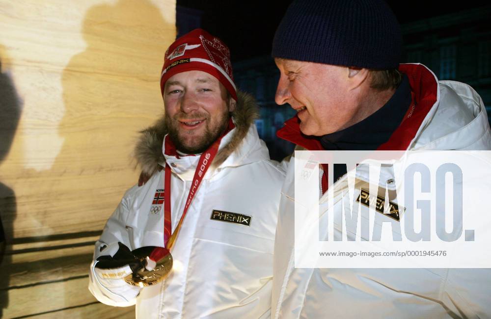 Super G Olympiasieger Kjetil Andre Aamodt (Norwegen, li.) - Alpiner Skilauf Herren Olympische Spiele Turin 2006, Winterspiele, Ski Alpin, Skisport, Super G Einzelbild Medals Plaza Turin