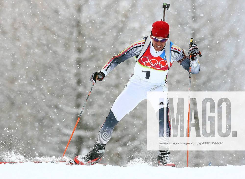 Michael Greis (Deutschland) Michael Greis gewann bei den Olympischen 2006 in Turin 3 Goldmedaillen (20 km, Einzel, Massenstart und 4x7,5km Staffel) Biathlon OS Winter Herren Olympische Spiele Turin 2006, Winterspiele, 15km, 15 km, Massenstart Einzelbild Cesana San Sicario