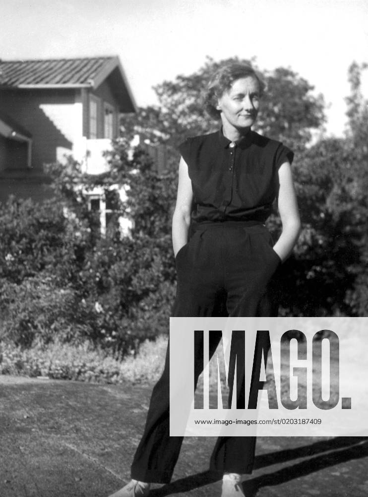 Swedish author Astrid Lindgren outside her summer house in Furusund 1952. Astrid LindgrenÂ s stories about characters such as Pippi Longstocking, Emil, Kalle Blomquist, The Brothers Lionheart, Karlsson-on-the-Roof, Ronia the Robber s Daughter and the Bullerby children are loved and read by children all over the world. She was born on the farm Nas outside Vimmerby November 14, 1907 and would have turned 100 years old this year. Astrid passed away in 2002. Furusund Sverige kultur