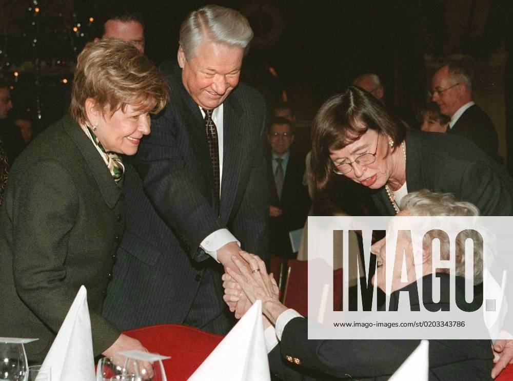 TT weekend rysskarlsson She made Karlsson on the roof of the Soviet Unions most beloved childrens book character Russian President Boris Yeltsin is framed by his wife Naina l and the speaker of the Swedish parliament, Brigitta Dahl r , as he shakes hands w