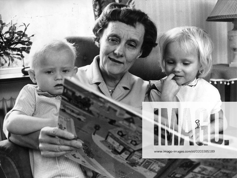 STOCKHOLM 1966 Swedish children s books author Astrid Lindgren reading for her grandchildren Annika and Anders Astrid LindgrenÂ s stories about characters such as Pippi Longstocking, Emil, Kalle Blomquist, T