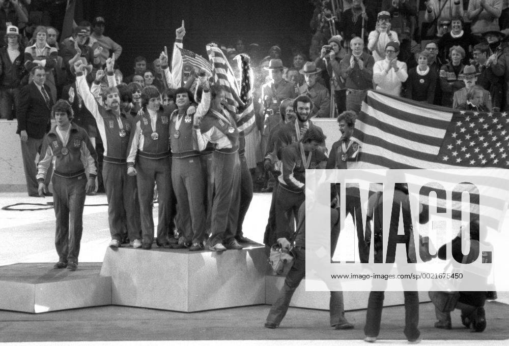 Nov. 1, 2015 - New York, U.S. - Lake Placid, New York, February 1980 - Miracle on Ice - the USA hockey team defats the soviets on the way to a gold medal victory over Finland. -- Gold medal presentation ceremony. Minneapolis News - Nov. 1, 2015 - ZUMAm42_