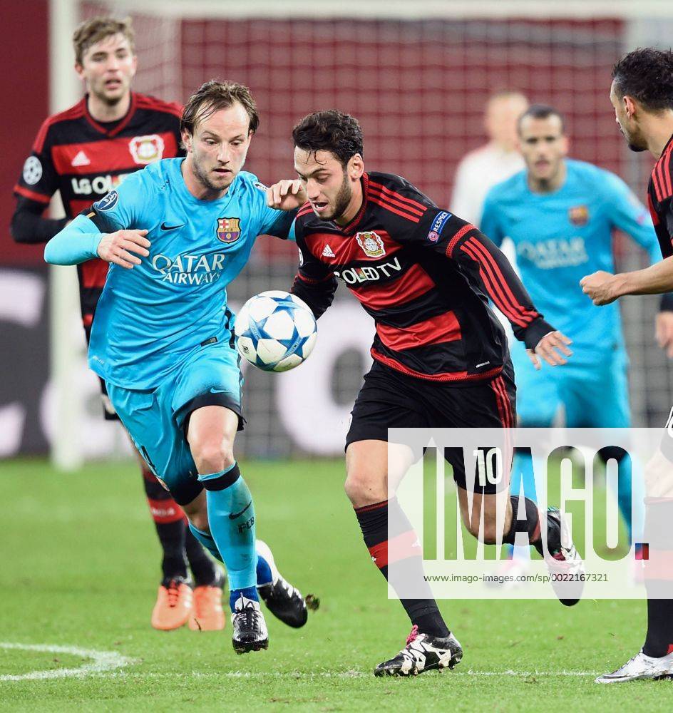 CALHANOGLU Hakan Team Bayer 04 Leverkusen mit RAKITIC Ivan UEFA Championsleague Spiel Gruppe E Bayer 04 Leverkusen FC Barcelona Barca 1 : 1 am 09.Dezember 2015 in Leverkusen