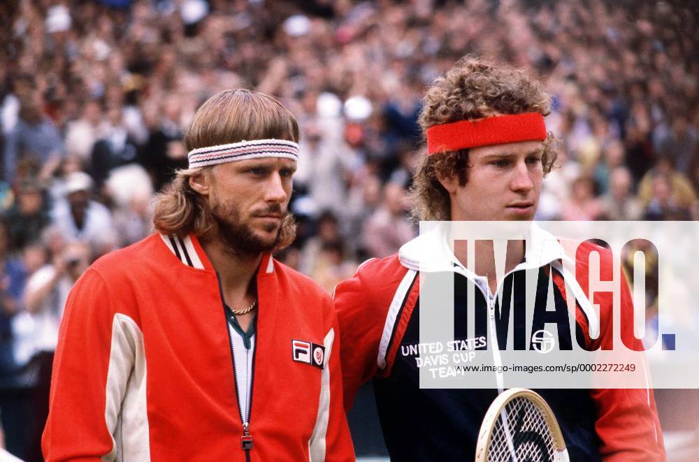 Björn Borg (Schweden, li.) und John McEnroe (USA) stellen sich zum Wimbledon Finale 1980 Tennis Herren All England Championships 1980, Grand Slam, ATP Tour, Finale, Endspiel, Vdia Gruppe Wimbledon London Tennis Herren All England Championships 1980, Grand Slam, ATP Tour, Finale, Endspiel, Vdia Gruppe Wimbledon London