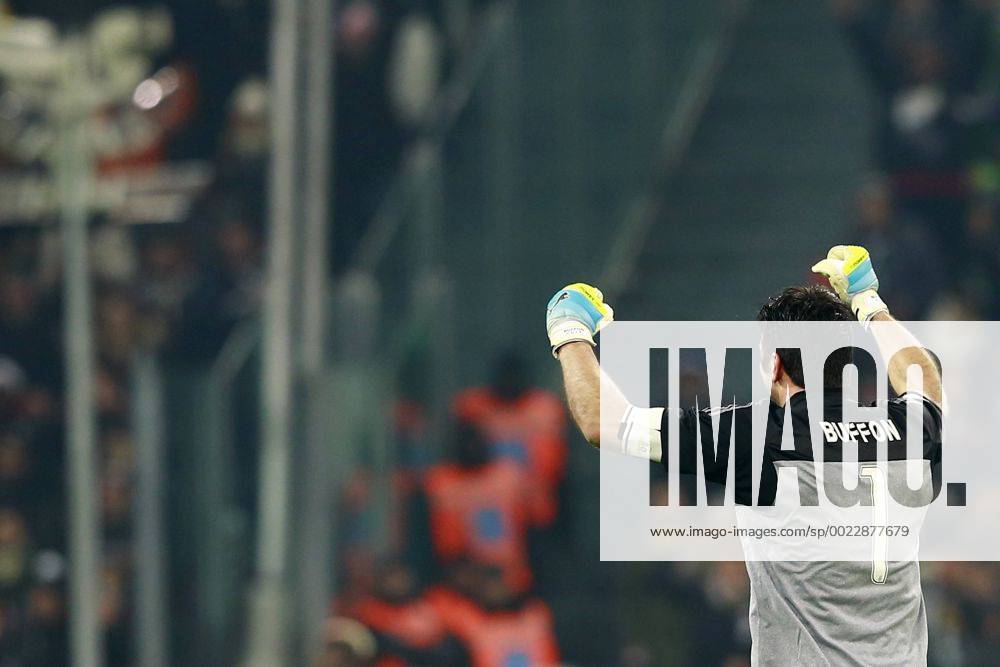Jubel Gianluigi Buffon Juventus, celebration Football ITA Serie A 2015 2016 Juventus Turin - SSC Napoli cesarexpurini