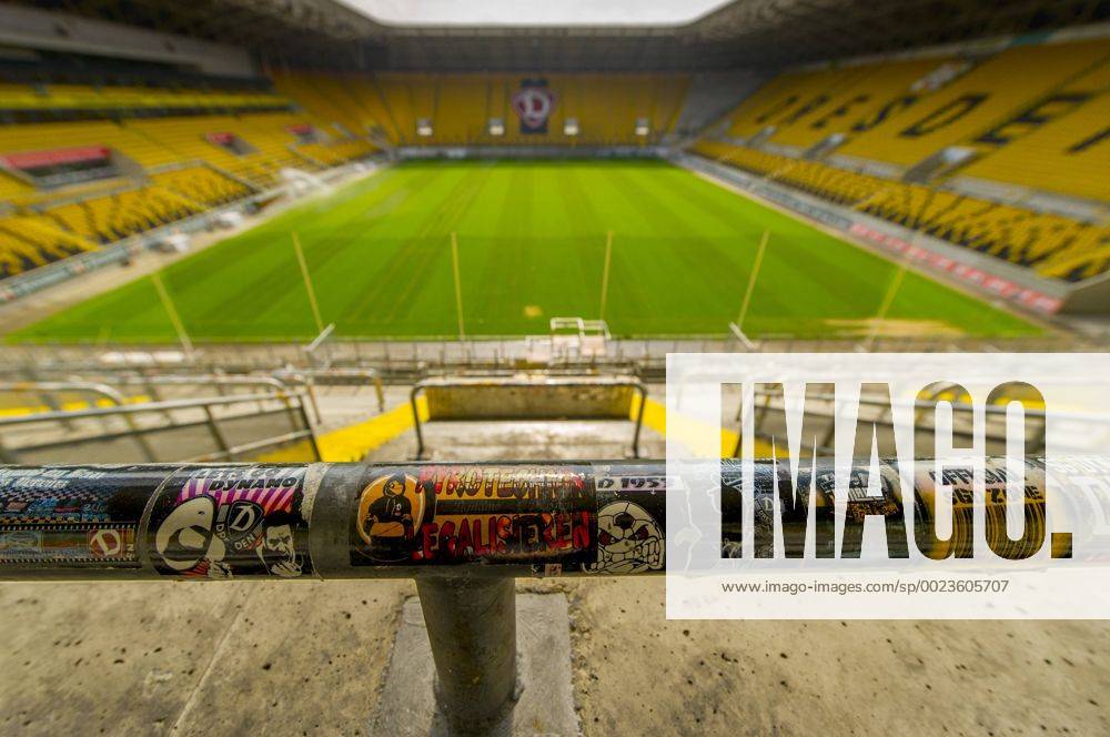 Fußball, Stadiongeschichte SG Dynamo Dresden Übersicht im DDV-Stadion in Dresden aus dem K-Block heraus, aufgenommen am Dienstag (12.04.2016). RM001