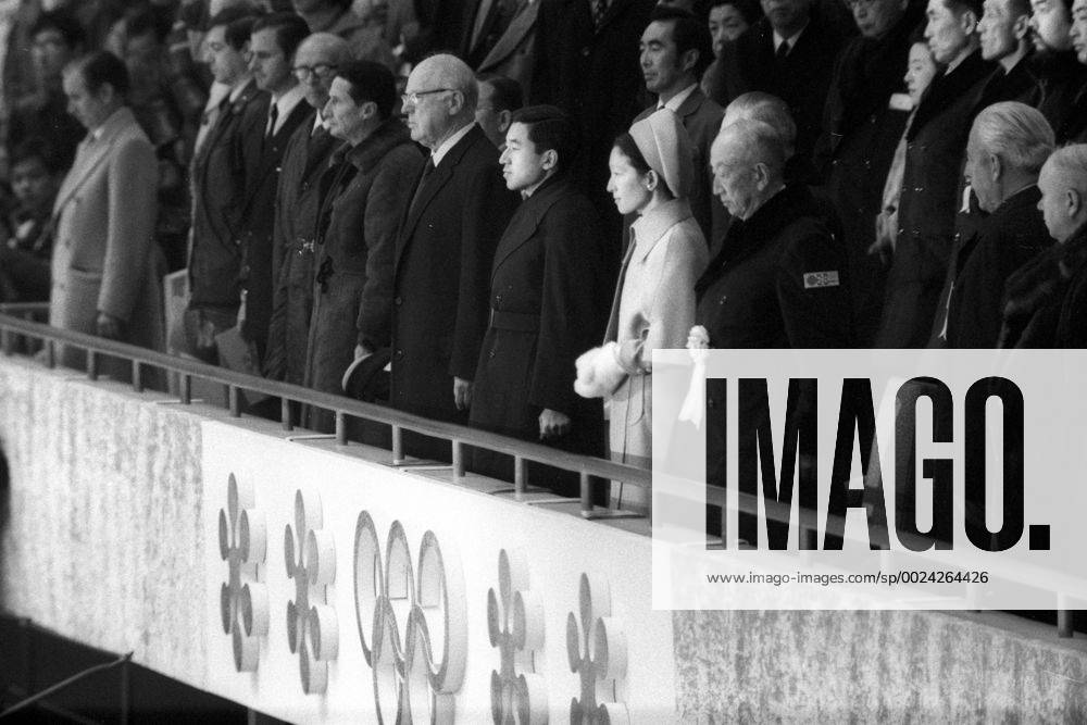 Schlussfeier der Olympischen Spiele 1972 in Sapporo mit IOC Präsident Avery Brundage (USA), Kronprinz Akihito und Kronprinzessin Michiko (beide Japan)