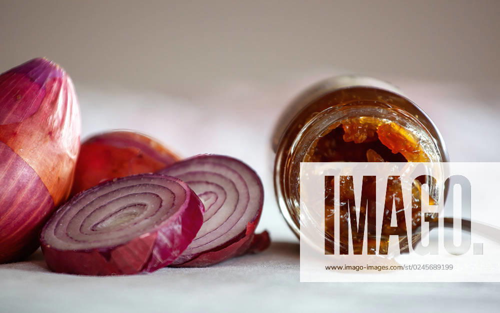 Jam from Red Onion jam, the with Onions Or Shallots prepared become can 1085317856