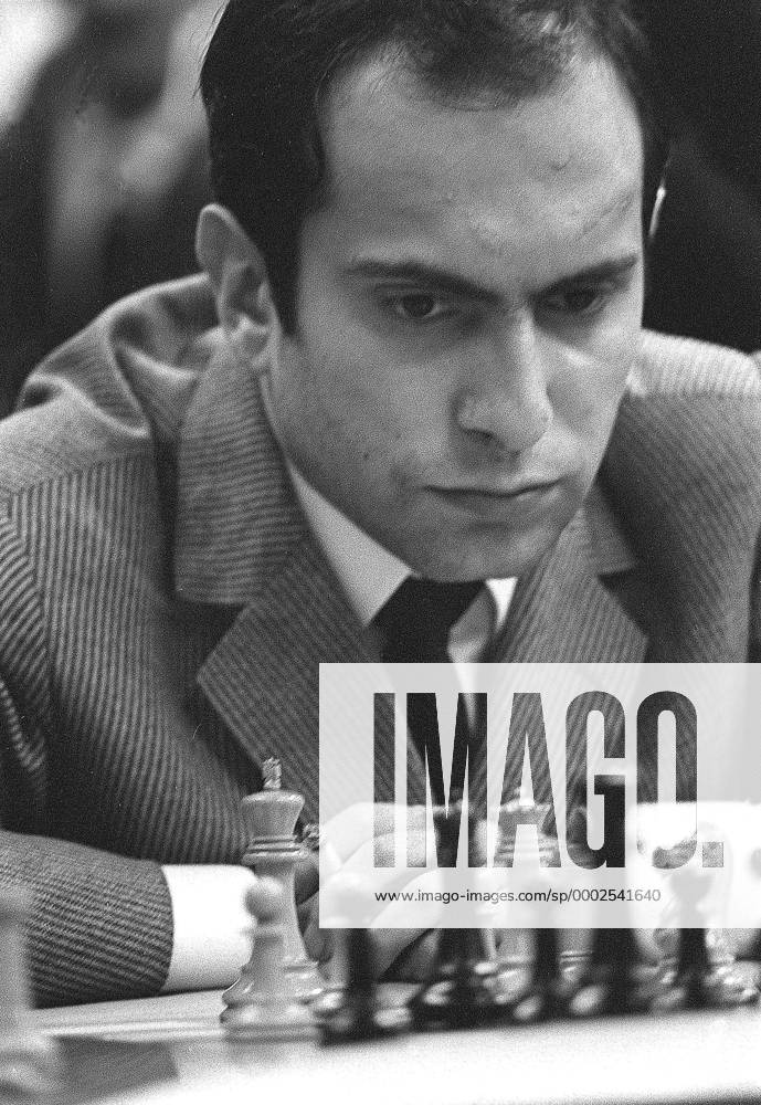 Michail Tal (UdSSR) Schach Herren Schacholympiade, Schachsport, Denksport, Schachturnier, Turnier Einzelbild Aufnahmedatum geschätzt Havanna Schach Herren Schacholympiade, Schachsport, Denksport, Schachturnier, Turnier Einzelbild Aufnahmedatum geschätzt Havanna