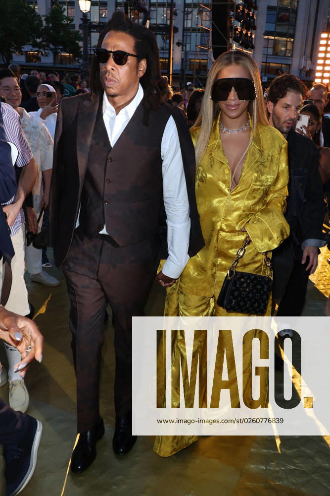 MFW - Louis Vuitton - Front Row Jay-Z and Beyonce attend the Louis Vuitton Spring Summer 2024 fashion show during the Paris Fashion Week menswear spring summer 2024 on June 20, 2023 in Paris, France. Photo by Jerome DominÃ ABACAPRESS.COM