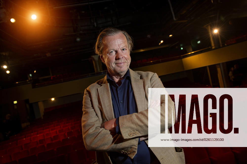 STOCKHOLM 20160912 Krister Henriksson plays Hugo Rask in the play Egenmäktigt förfarande by author Lena Andersson at Scalateatern Photo Jonas Ekströmer TT code 10030 STOCKHOLM SWEDEN