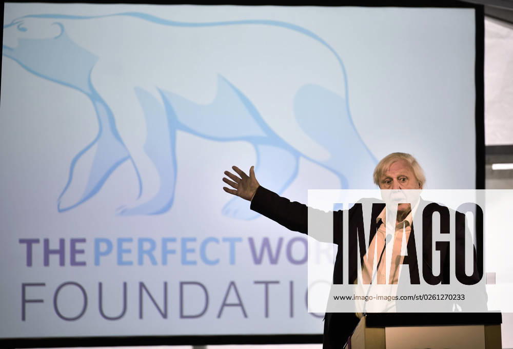 GÖTEBORG 2018 09 06 Sir David Attenborough will give a lecture at the Botanical Garden in Gothenburg where he also planted a magnolia from China Tonight he will receive an honorary award at The Perfect World Foundations annual gala for nature and wildlife Photo Björn Larsson Rosvall TT code 9200 GÖTEBORG Sweden