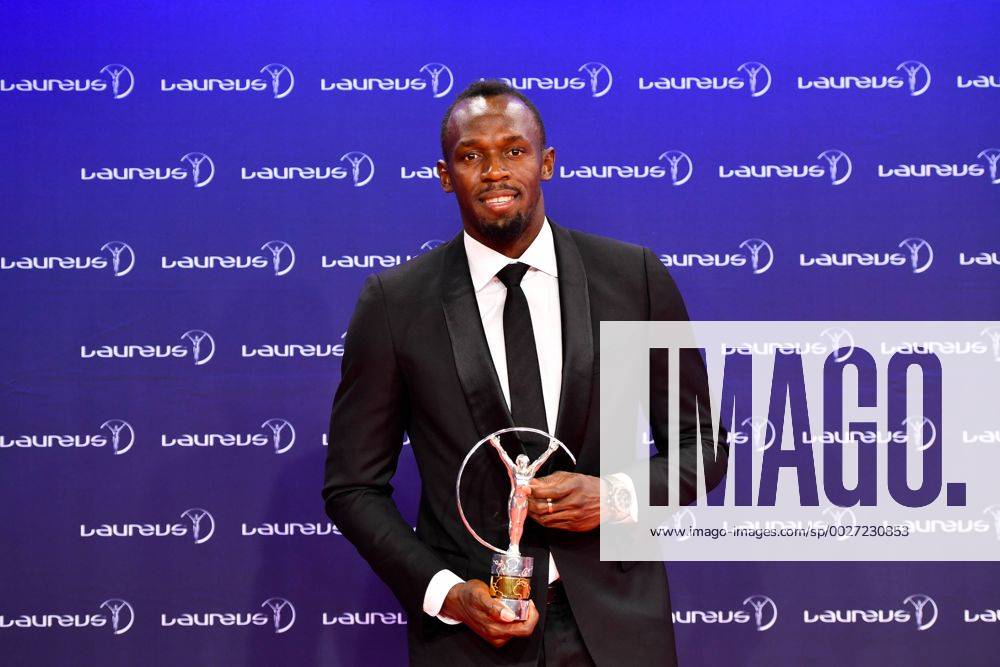 Laureus Awards, Preisträger LARVOTTO, Feb. 14, 2017 -- Usain Bolt of Jamaica, who was awarded the Laureus World Sportsman of the Year, poses for photos with the trophy at the Laureus World Sports Awards in Larvotto, Monaco on Feb. 14, 2017. )(wll) (SP)MONACO-LARVOTTO-LAUREUS WORLD SPORTS AWARDS 2017 ChenxYichen