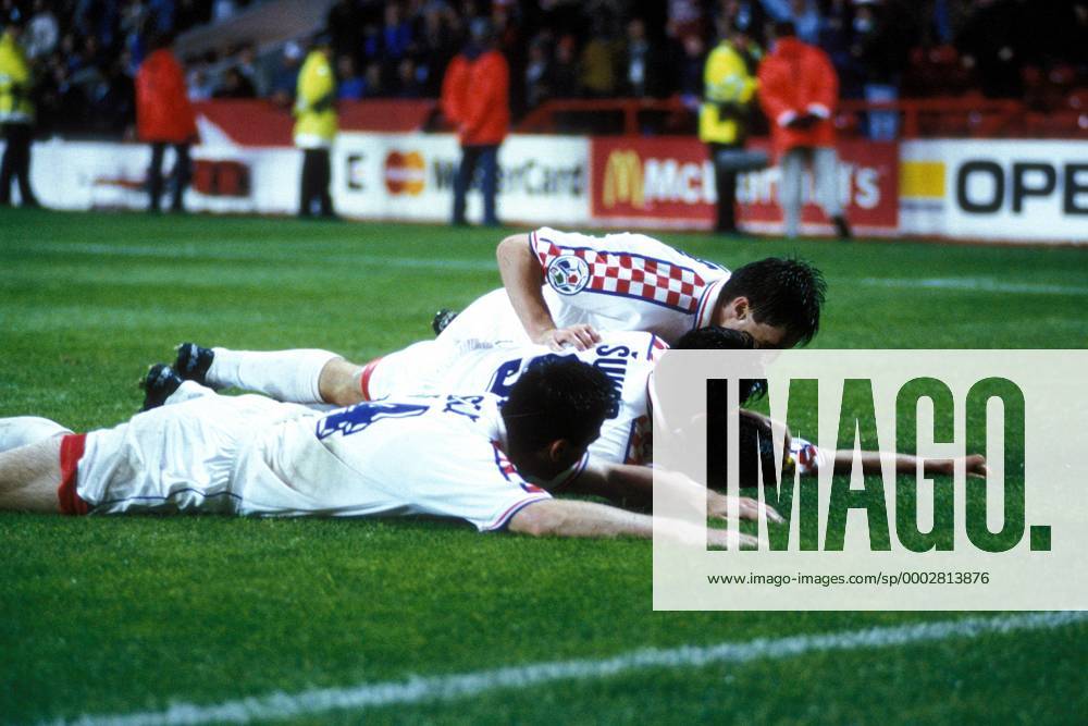 Torjubel Kroatien Fußball Länderspiel Herren EM 1996, Nationalmannschaft, Nationaltrikot, Gruppe D Gruppe Nottingham Freude, Begeisterung, Fußball Länderspiel Herren EM 1996, Nationalmannschaft, Nationaltrikot, Gruppe D Gruppe Nottingham Freude, Begeisterung,