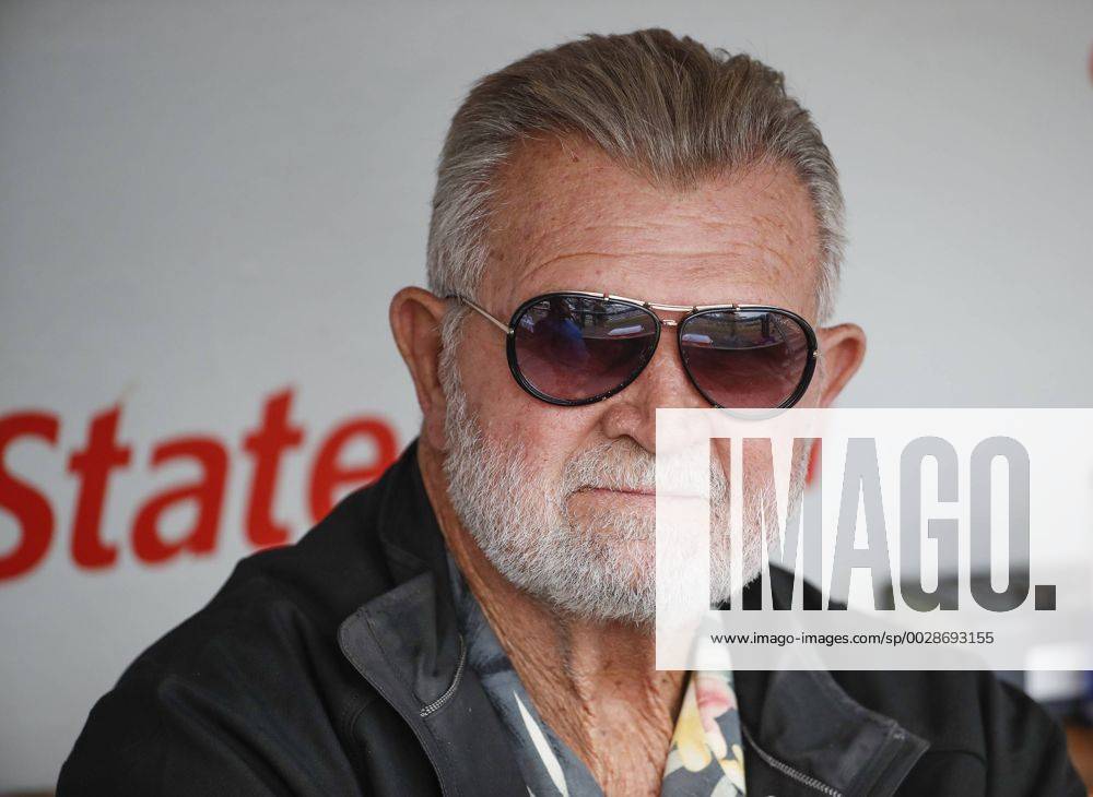 A former American football player, coach and television commentator Michael Ditka looks on from Cubs dugout before the baseball game between the Chicago Cubs and Colorado Rockies at Wrigley Field on June 8, 2017 in Chicago. CHI2017060802 KAMILxKRZACZYNSKI