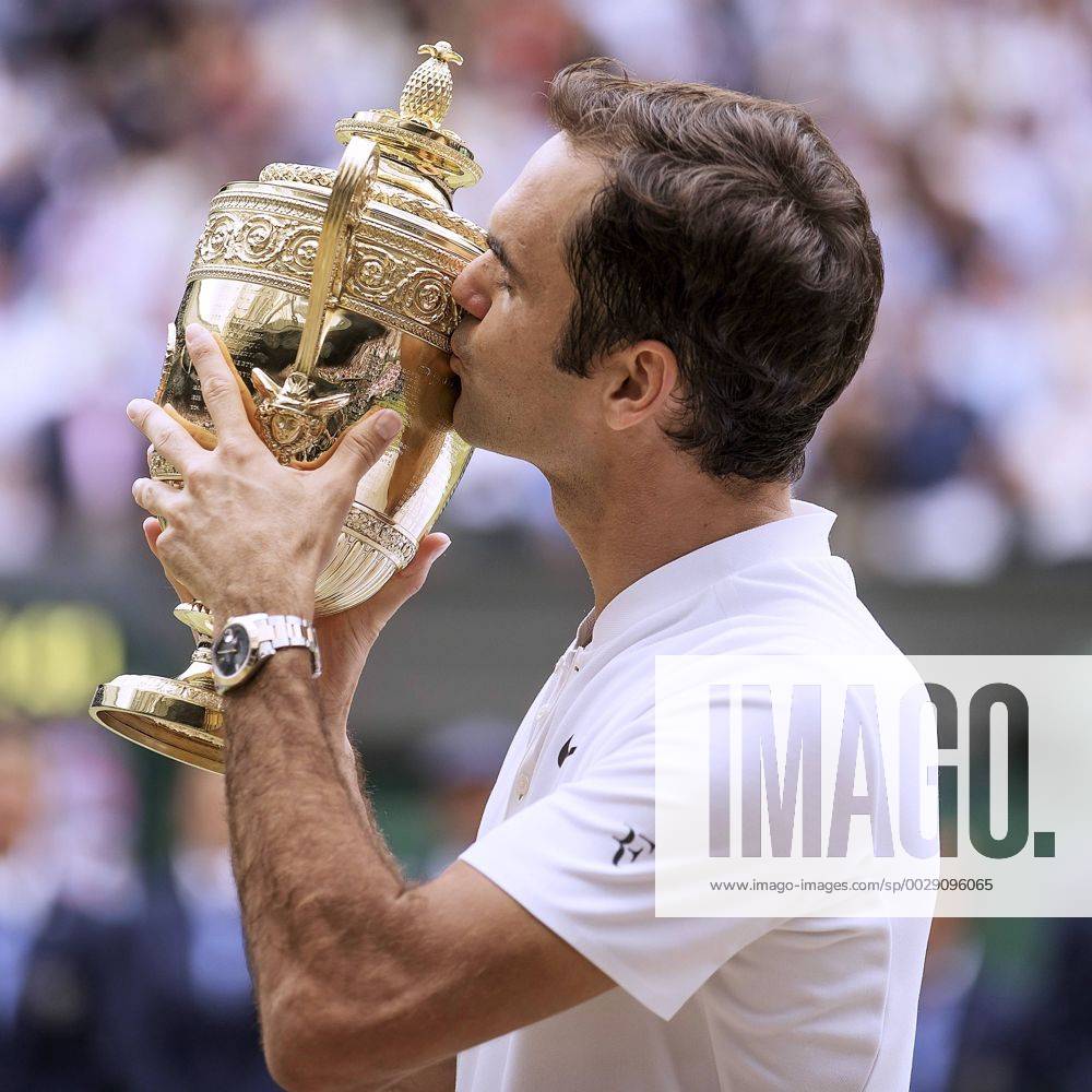 FEDERER Roger SUI Sieger im Finale 2017 Finale der Maenner All England Tennis Championships 2017 Wimbledon 16.Juli 2017 London