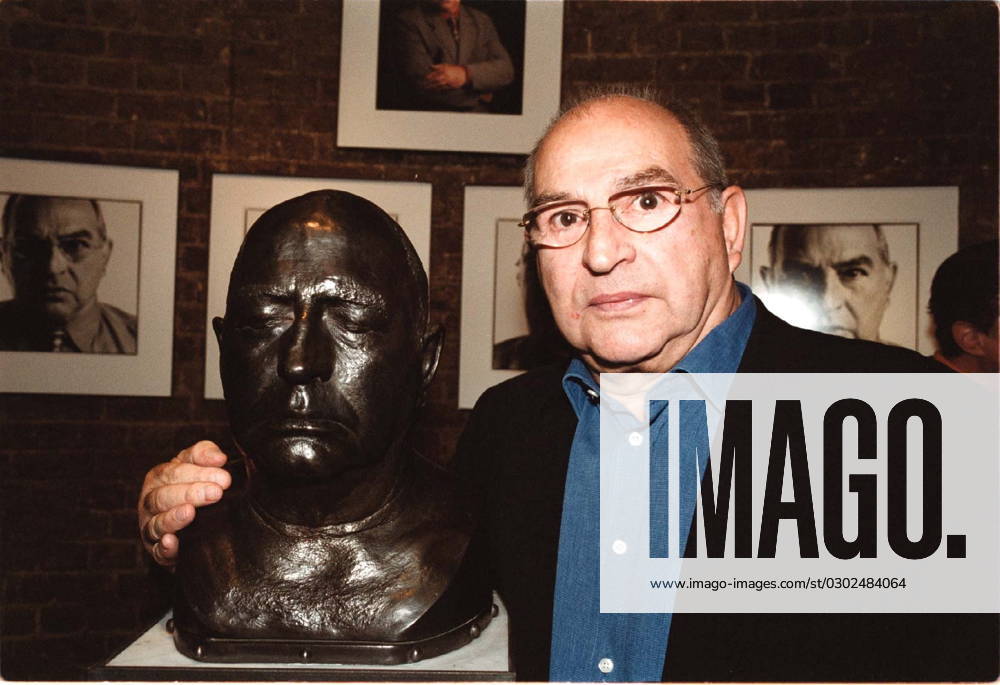OLD BAILEY PIC SHOWS: FREDDIE FOREMAN OLD BAILEY PIC SHOWS: FREDDIE FOREMAN AT THE LAUNCH OF CONS TO ICONS AN EXHIBITION OF NINE BRONZE SCULPTURES AND PHOTOGRAPHS OF FAMOUS VILLIANS ETC. 30 10 99., Credit:Avalon Great Britain