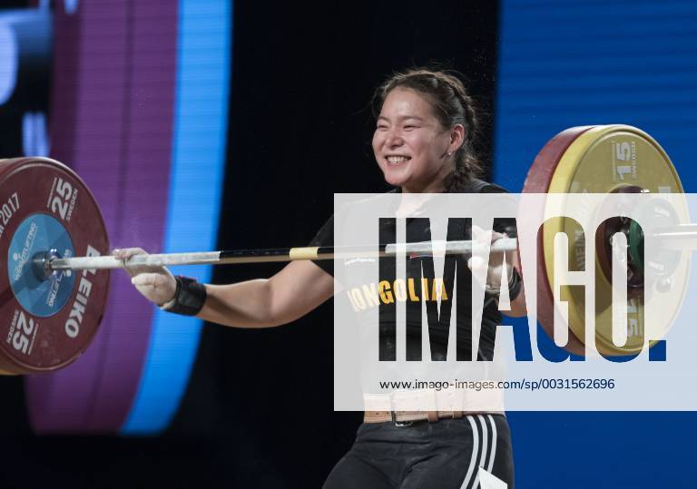 Los Angeles, California, U.S - Mongolia s Ankhtsetseg Munkhjantsan enjoys a successful snatch lift while competing in the Women s 75kg Group A competition at the 2017 International Weightlifting Federation World Weightlifting Championships at the Anaheim Convention Center in Anaheim on Thursday, Dec.3, 2017. 2017 International Weightlifting - ZUMAg199 20171202_zap_g199_149
