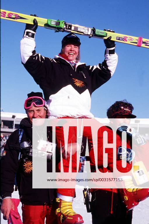 Katja Seizinger Ski Alpin Olympia 1994 in Lillehammer 15 02 1994 Gold medal in the descent Portrait Jubel Lillehammer Norway