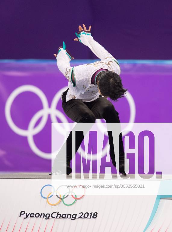 - SPORT February 17, 2018 - Pyeongchang, South Korea - YUZURU HANYU of Japan celebrates on the award stand after his gold medal win in the Mens Figure skating Eiskunstlauf event Saturday, February 17, 2018 at the Gangneung Ice Arena at the Pyeongchang Winter Olympic Games Olympische Spiele Olympia OS , ZUMA Press The Gazette PyeongChang 18: Figure Skating Men - ZUMAr157 20180217_zap_r157_019