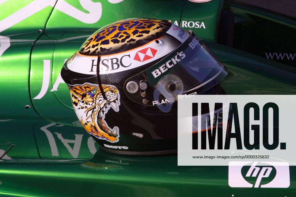 Rennhelm von Eddie Irvine (Nordirland Jaguar-Racing) Motorsport Grand Prix Herren Großer Preis von Österreich 2001, Formel 1, F1, F, GP, WM, Weltmeisterschaft, Vdig Einzelbild A1-Ring Zeltweg-Spielberg
