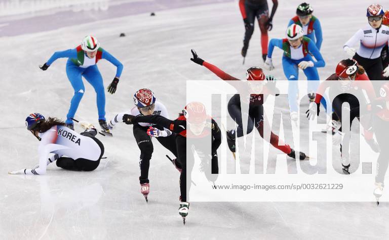 - SPORT February 20, 2018 - Gangneung, South Korea - Alang Kim (128) of Korea crashes as Chunyu Qu (67) of China leads during the Ladies Short Track Speed skating Eisschnelllauf 3000M relay at the PyeongChang 2018 Winter Olympic Games Olympische Spiele Olympia OS at Gangneung Ice Arena on Tuesday February 20, 2018. PyeongChang 18: Short Track Speed Skating Women s - ZUMAj89_ 20180220_zaf_j89_195