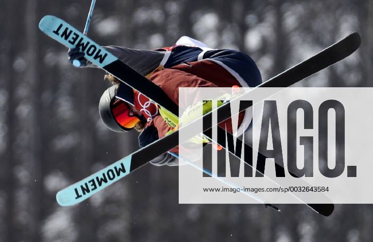 (180222) -- PYEONGCHANG, Feb. 22, 2018 -- David Wise of the United States competes during men s ski halfpipe of freestyle skiing at the 2018 PyeongChang Winter Olympic Games Olympische Spiele Olympia OS at Phoenix Snow Park, PyeongChang, South Korea, Feb. 22, 2018. David Wise won the gold medal with 97.20 points. ) (SP)OLY-SOUTH KOREA-PYEONGCHANG-FREESTYLE SKIING-MEN S SKI HALFPIPE FeixMaohua