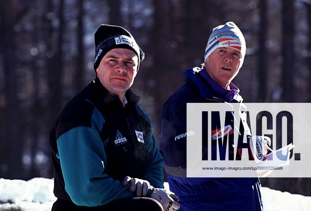 Wolfgang Hoppe (li.) und Bundestrainer Raimund Bethge (beide Deutschland) Bobsport Herren 1998, Vierer, Viererbob, 4er, 4 er, Bob Gruppe Aufnahmedatum geschätzt Bobsport Herren 1998, Vierer, Viererbob, 4er, 4 er, Bob Gruppe Aufnahmedatum geschätzt