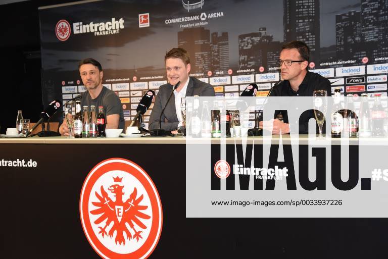 Frankfurt am Main Commerzbank Arena 1 Bundesliga Season 2017 2018 Eintracht Frankfurt SBU Press Conference Coach Niko Kovac Eintracht Frankfurt Press Officer Jan Martin Strasheim Sport Board Member Fredi Bobic Eintracht Frankfurt