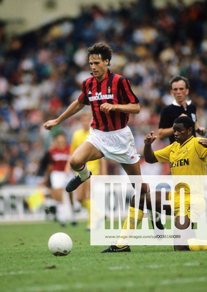 Marko van Basten from AC Milan photographed on 24 09 1990 in Milan football international AC Milan