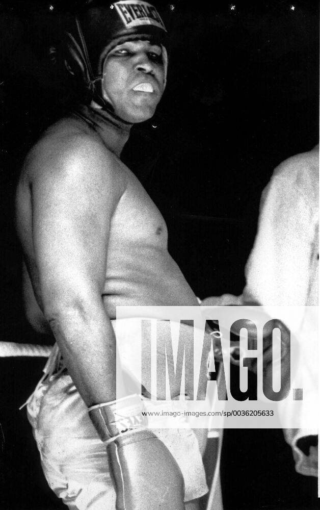 WORLD HEAVYWEIGHT CHAMPION MUHAMMAD ALI APPEARS TO HAVE BEEN TASTING THE GOOD LIFE SINCE RECLAIMING HIS BOXING CROWN LAST SEPTEMBER . THE CHAMP,AFTER 10 UNEXCITING ROUNDS OF EXHIBITION BOXING, APOLOGIZED TO THE FANS FOR HIS POOR SHAPE AND PROMISED TO BOX ONLY ONE MORE TIME AND THEN RETIRE. .HPT WST BELGA x85197285stx