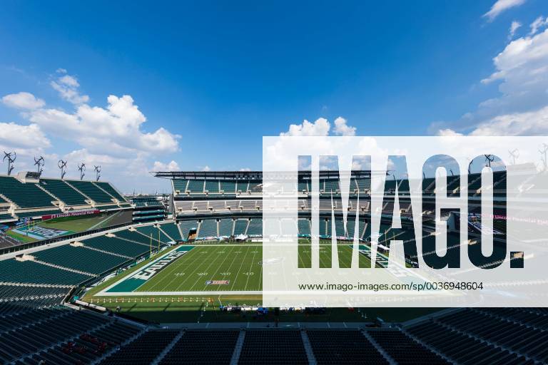 PHILADELPHIA, PA - SEPTEMBER 06: General view of the interior of Lincoln Financial Field from an elevated position before an NFL American Football Herren USA regular season football game against the Atlanta Falcons on September 6, 2018, at Lincoln Financial Field in Philadelphia, PA. (Photo by Ric Tapia Icon Sportswire) NFL: SEP 06 Falcons at Eagles Icon269180906001