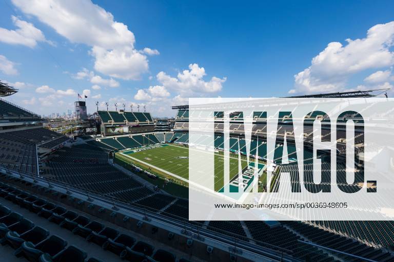 PHILADELPHIA, PA - SEPTEMBER 06: General view of the interior of Lincoln Financial Field from an elevated position before an NFL American Football Herren USA regular season football game against the Atlanta Falcons on September 6, 2018, at Lincoln Financial Field in Philadelphia, PA. (Photo by Ric Tapia Icon Sportswire) NFL: SEP 06 Falcons at Eagles Icon269180906002